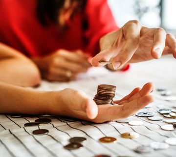 Mensen met schulden worden steeds armer en dit leidt tot stress