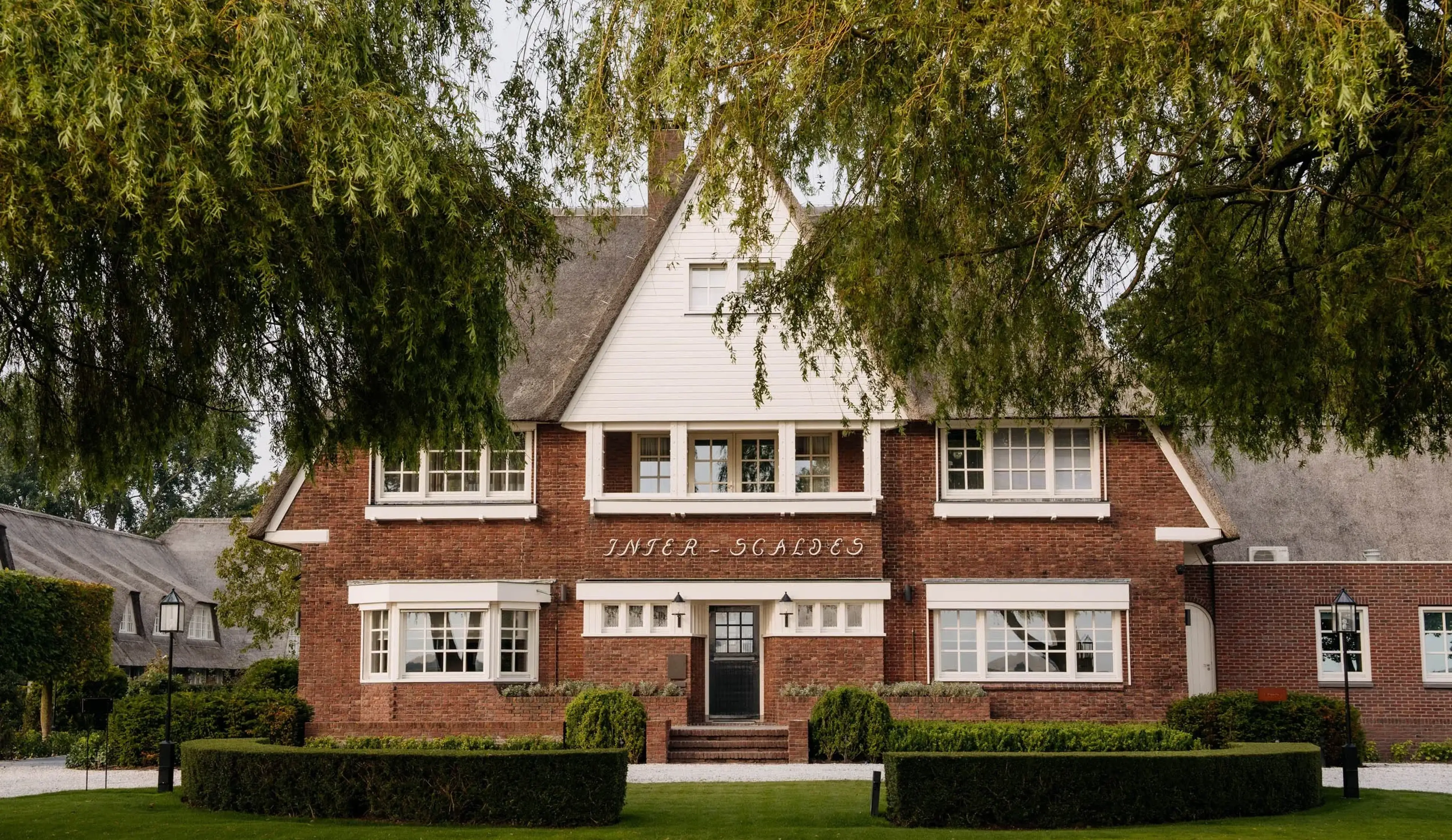TUDOR Kozijnen