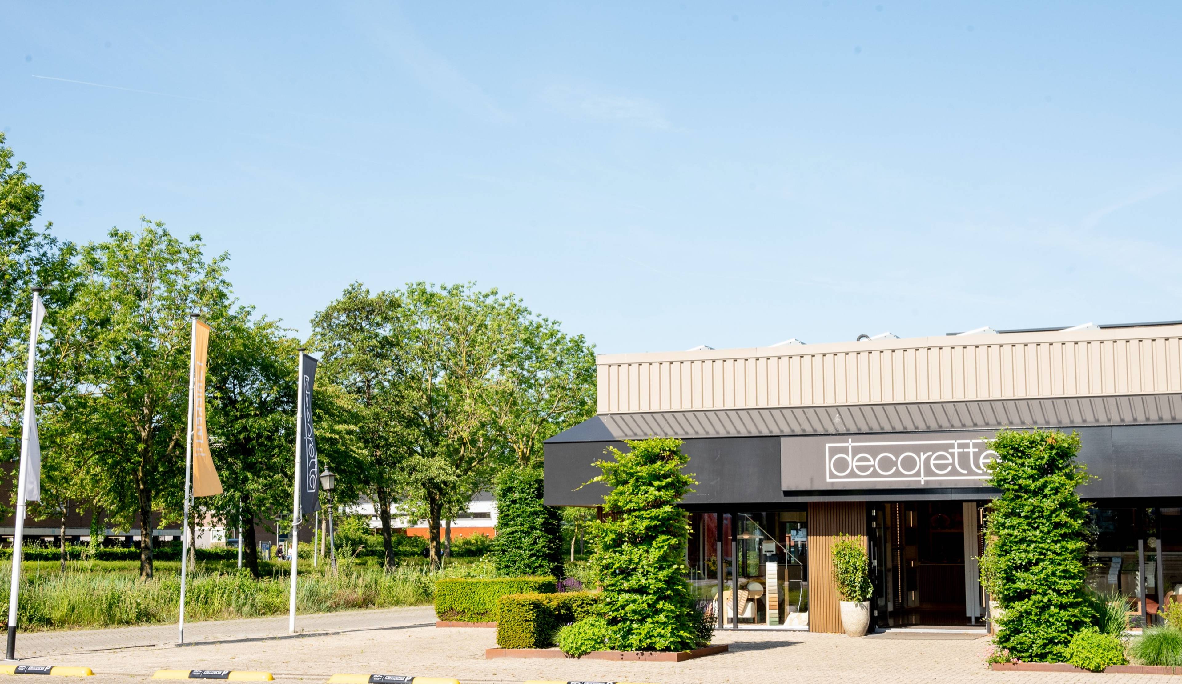 Het pand van Decorette Van Diepen Design aan de Nijverheidsweg in Grootebroek