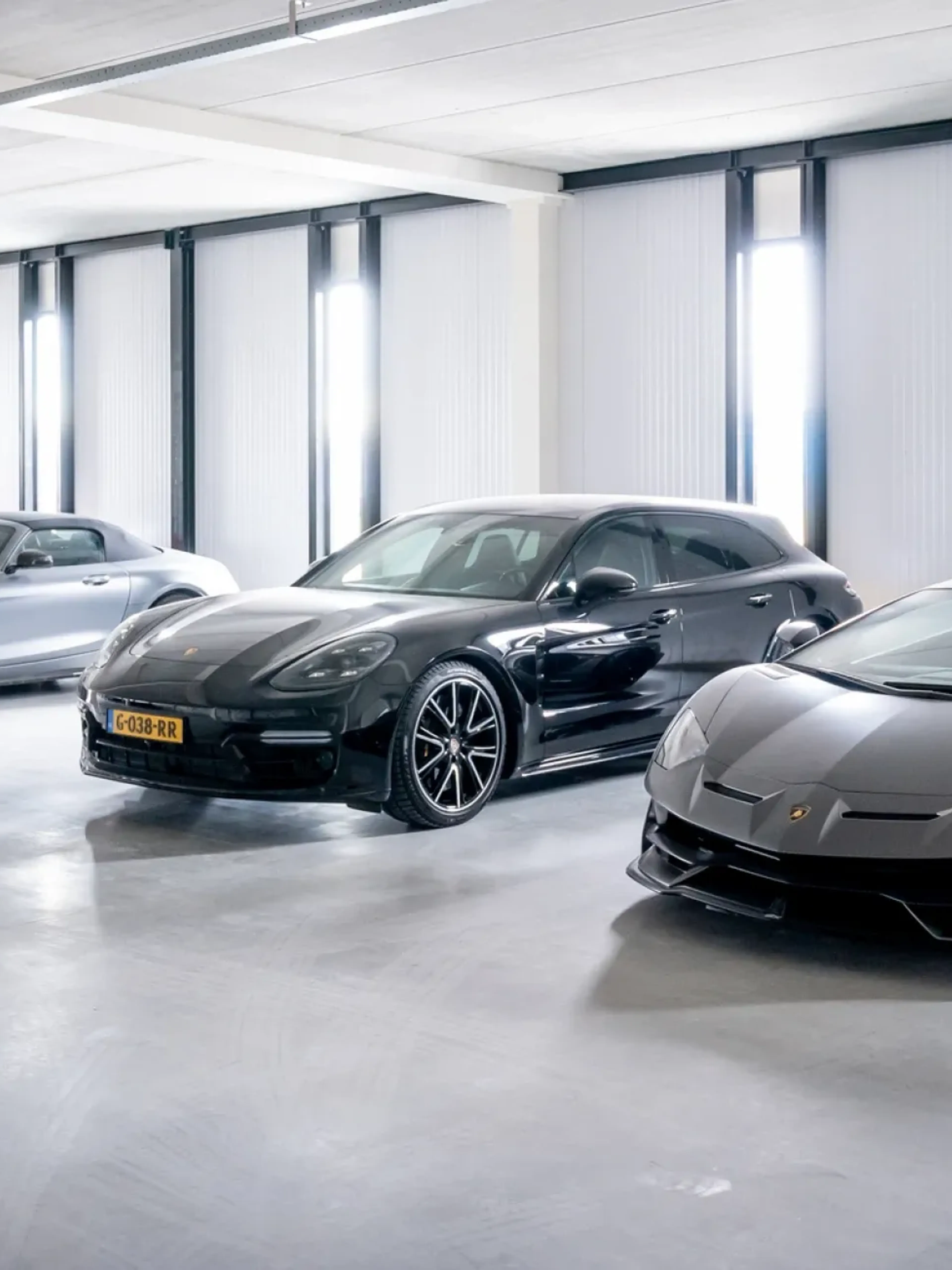 Premium autostalling in Den Haag