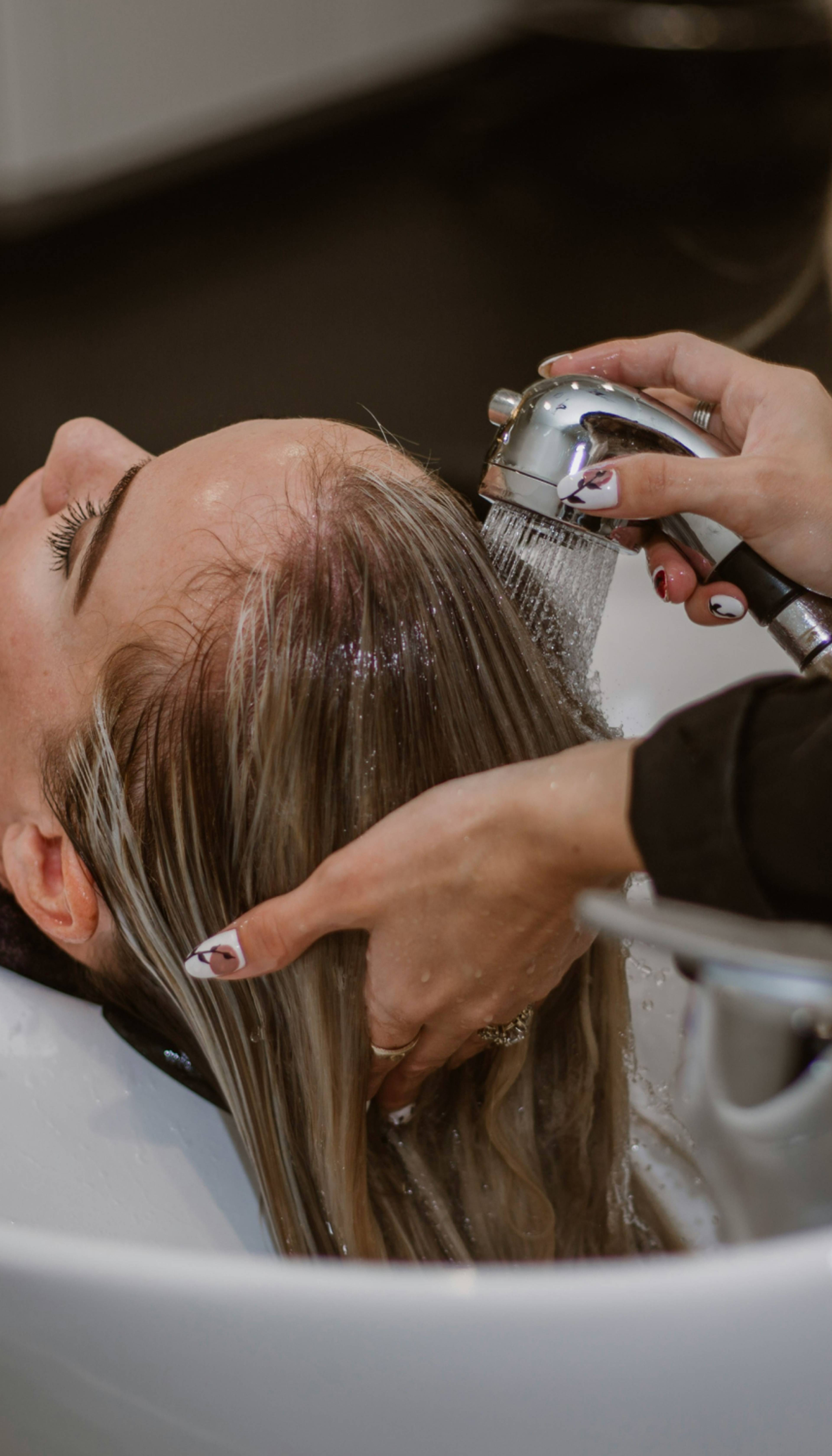Jouw Haar, Jouw Stijl — Perfect Voor Krullen en Vrouwen